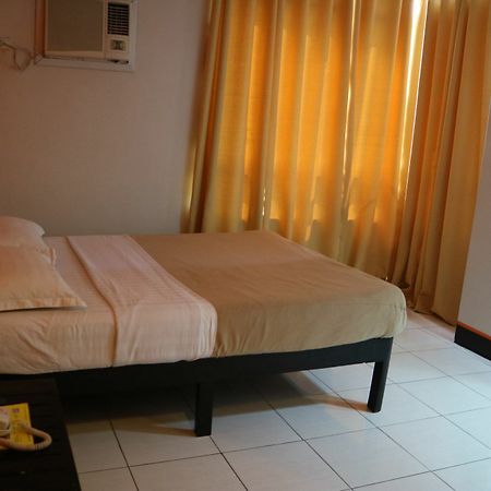 Negrense Suites Bacolod Exterior photo