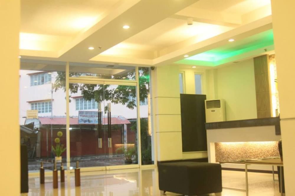Negrense Suites Bacolod Exterior photo