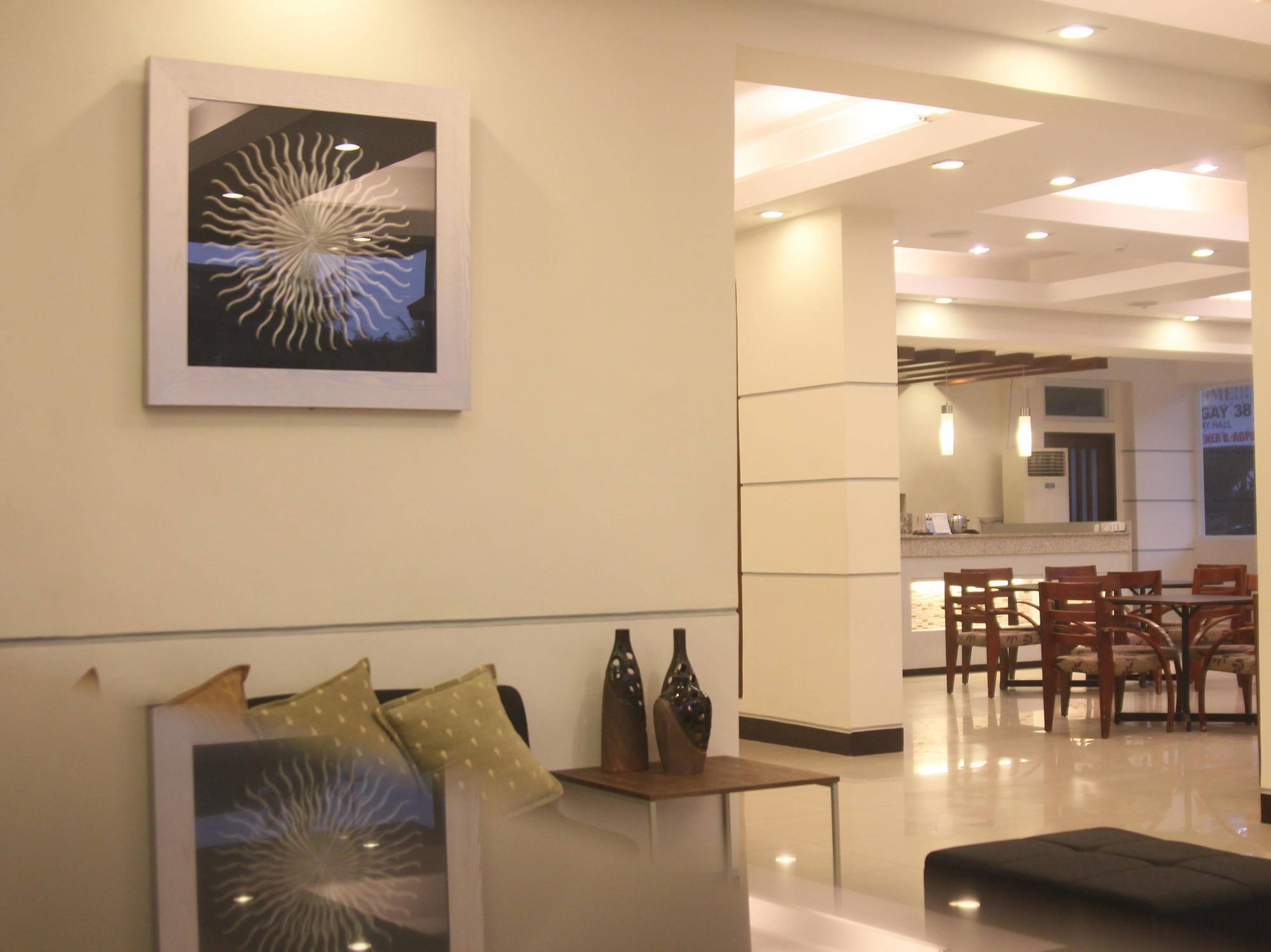 Negrense Suites Bacolod Exterior photo