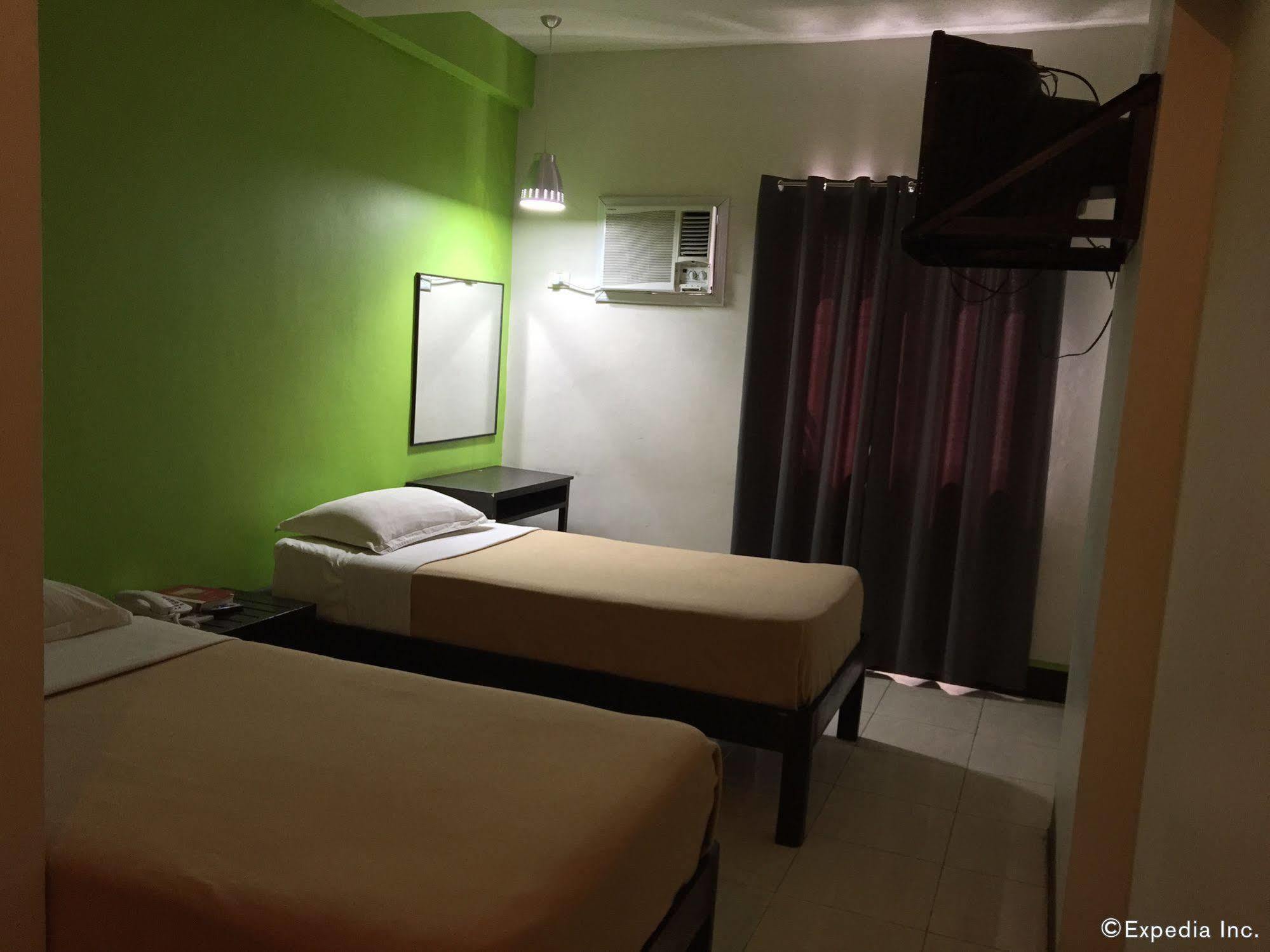 Negrense Suites Bacolod Exterior photo