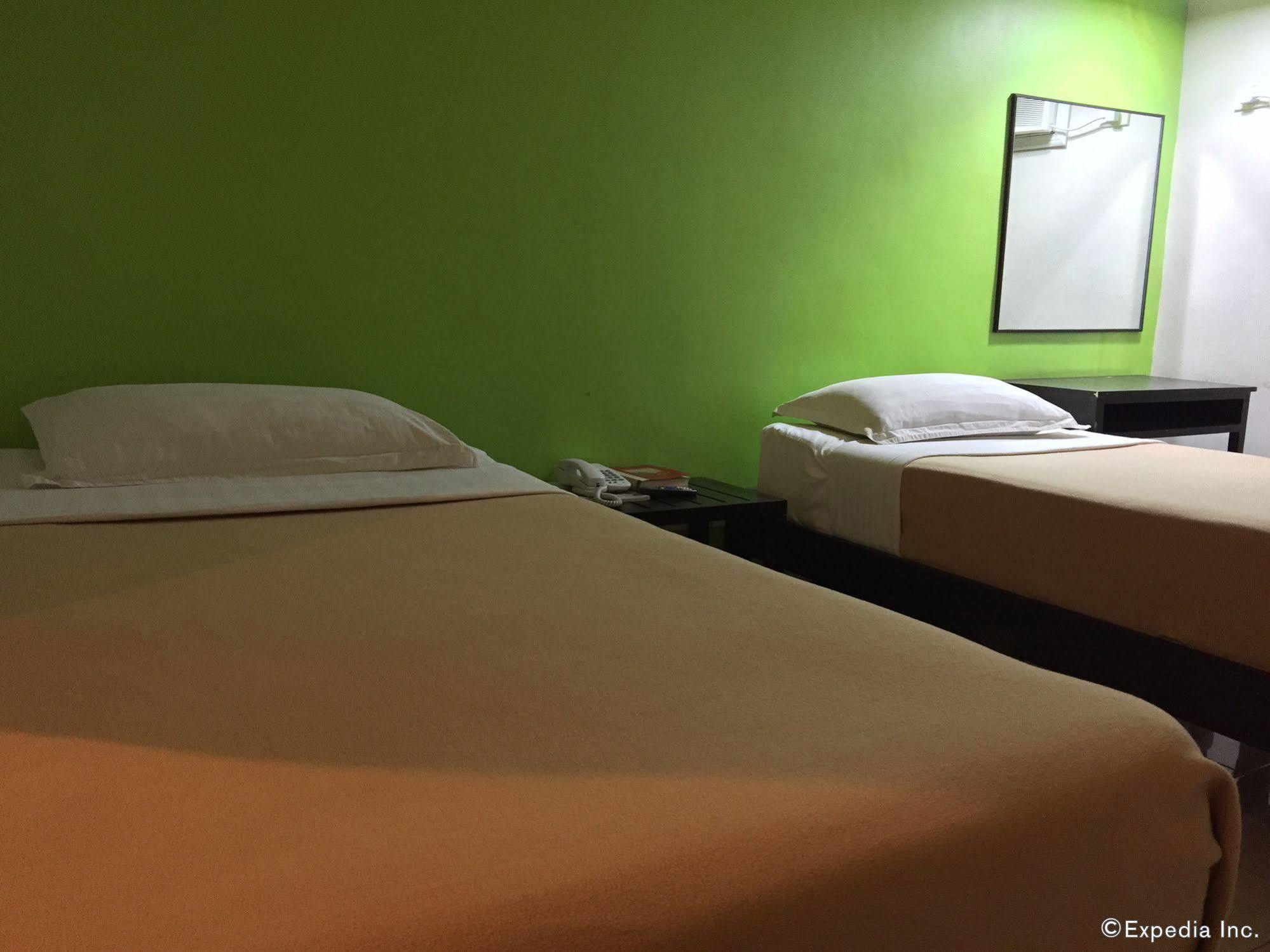 Negrense Suites Bacolod Exterior photo