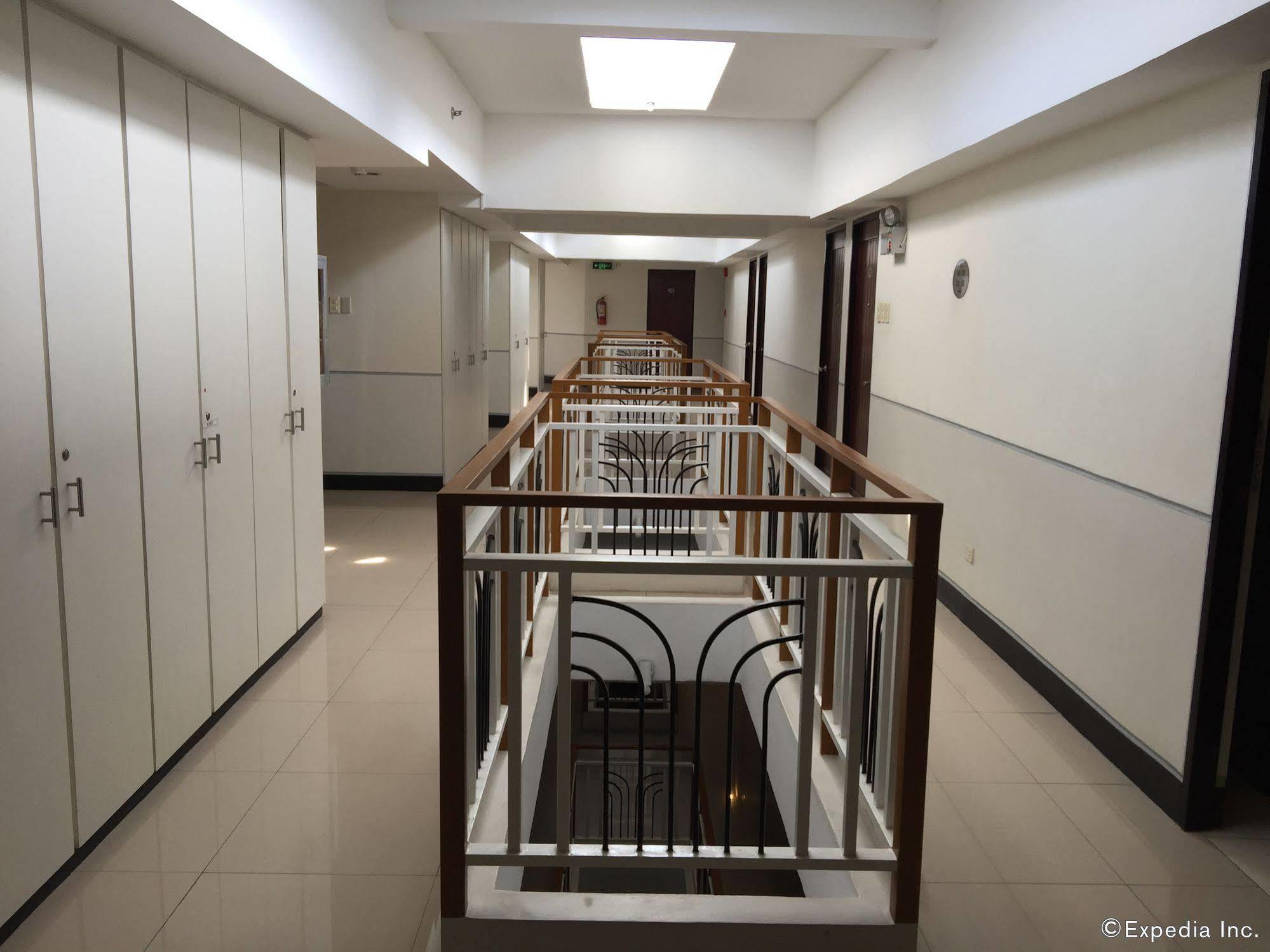 Negrense Suites Bacolod Exterior photo